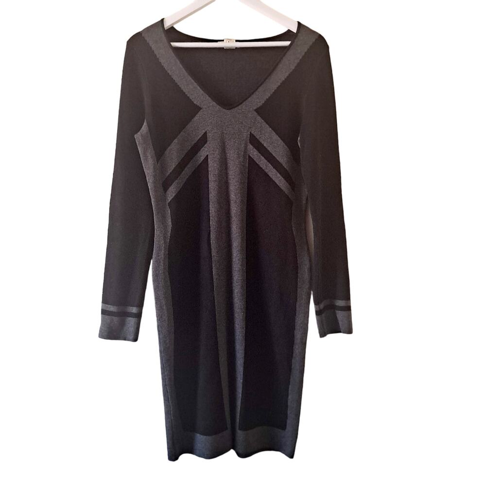 Max Studio Black & Gray Geometric Print V-neck Bodycon Sweater Dress - M